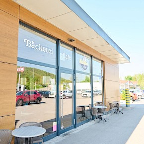 Fassade Bäckerei Schifferl im REWE Markt Wörth a. d. Donau