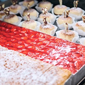 Kuchen und feines Gebäck